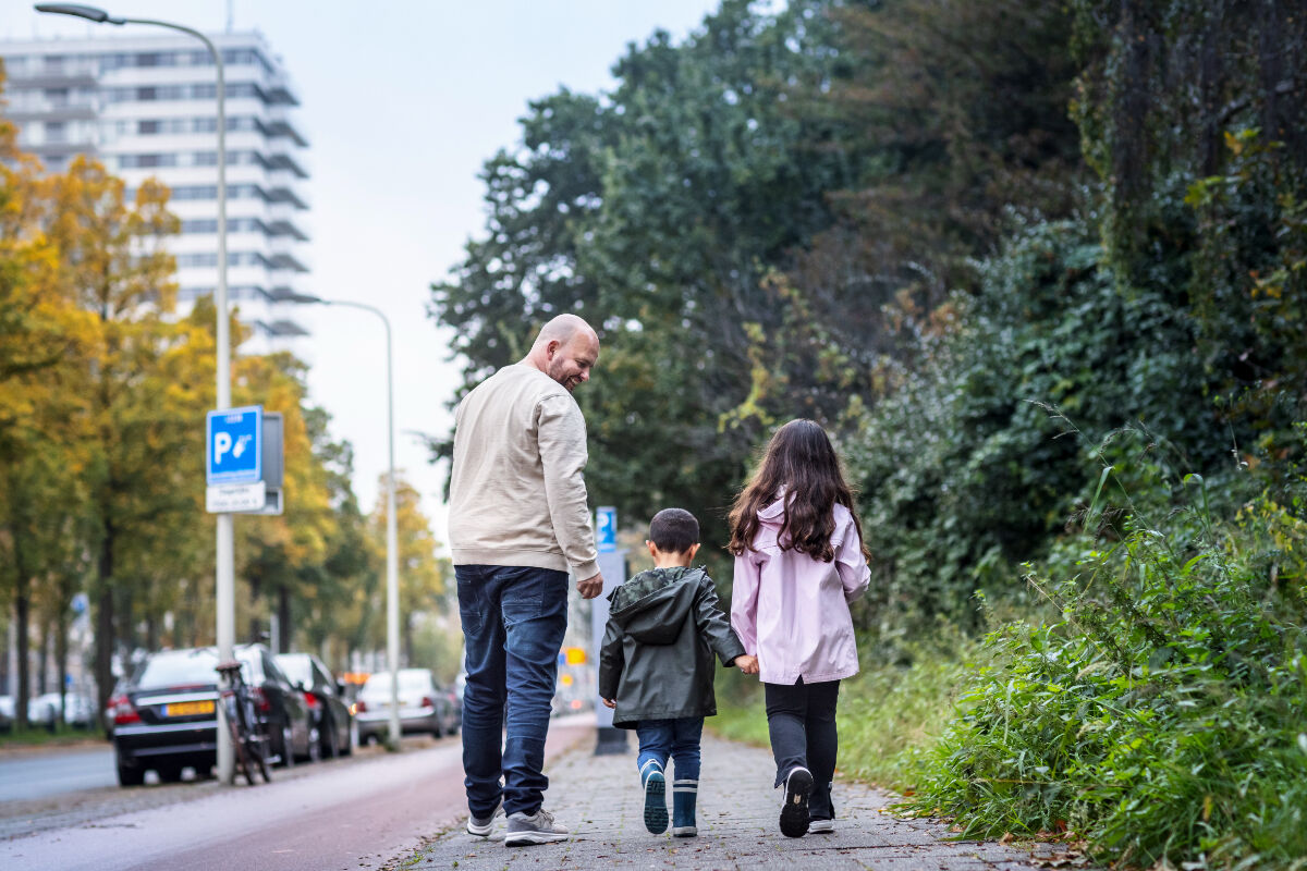 vader en pleegkinderen